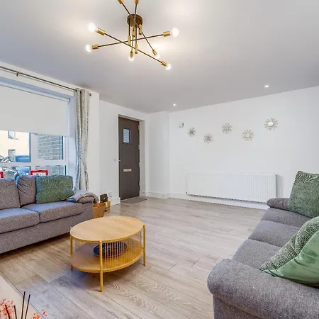 Citywest Contractor Housing - Sleeps 5 Dublino