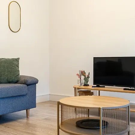 بيت للعطل Citywest Contractor Housing - Sleeps 5