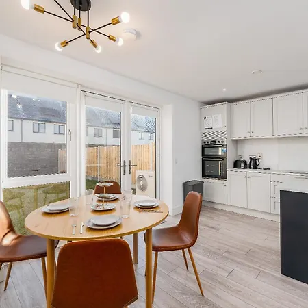 Ferienhaus Citywest Contractor Housing - Sleeps 5 *