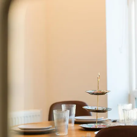 Ferienhaus Citywest Contractor Housing - Sleeps 5 *